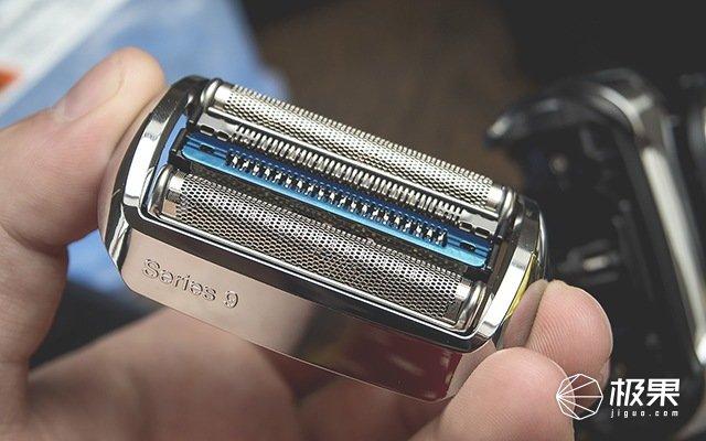 电动剃须刀的使用方法（手把手教你电动剃须刀到底应该怎么用）(3)