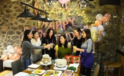 异国他乡的温情!朱婷晒自己的庆生照,愿青春为伴人生从容