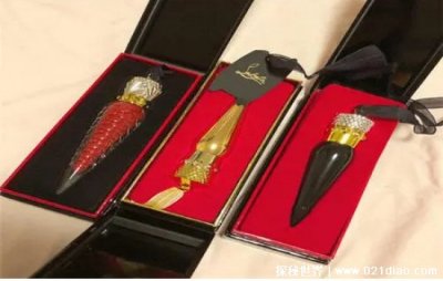 萝卜丁口红什么牌子多少钱一支,CL(价格是一般口红的两三倍)