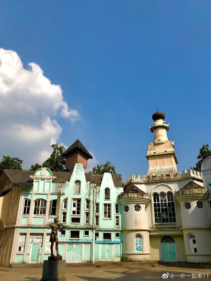 蠡湖中央公园位于无锡太湖湖畔东北,又称“世界奇观欧洲城”