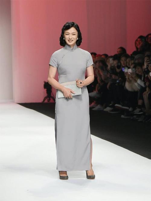 舞蹈家金星简介