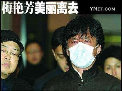 成龙被向华强罚跪半小时?真相打了所有网友的脸