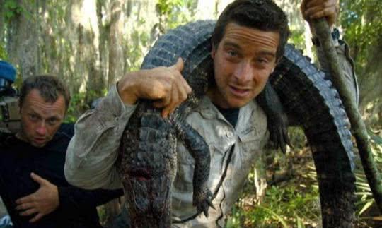 看完贝爷的老婆,再看看德爷的老婆,网友:差距太大了!