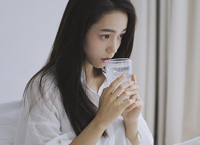 ”分床睡15年，终于解脱了”男人晒离婚证发朋友圈庆祝女人泪目