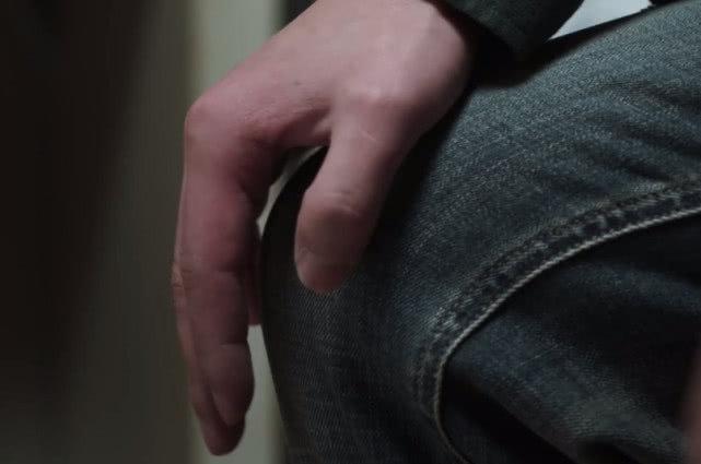 苏明成打苏明玉隐藏原因揭秘！不仅为朱丽，这些细节你发现了吗？