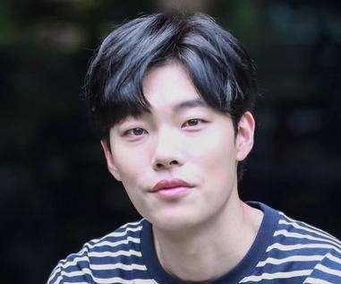 柳俊烈李惠利恋情曝光 狗焕和德善终于在一起了！