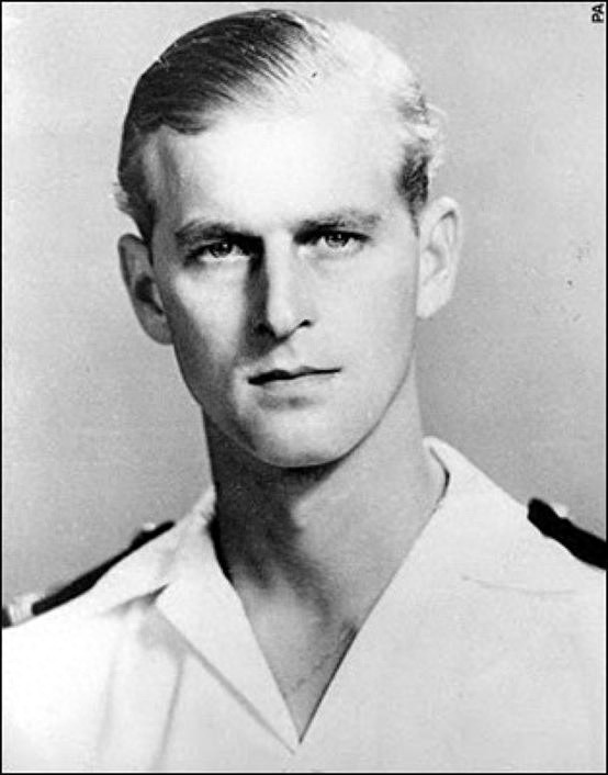 97岁菲利普亲王独自驾车遭遇严重车祸未受伤,年轻时颜值逆天