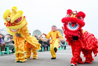 ​四川广安：舞狮送“福”迎新春