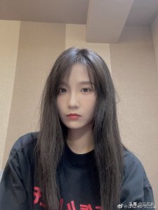 ​偶像女团成员GNZ48-刘力菲迷人可爱美照