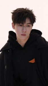 ​李昀锐：全能艺人的璀璨星途