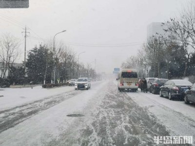 ​雪纷飞，披银装
