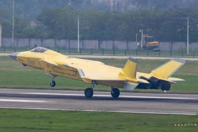 ​歼-20搭载涡扇-15发动机：五代机“4S”标准全面达成，矢量推力